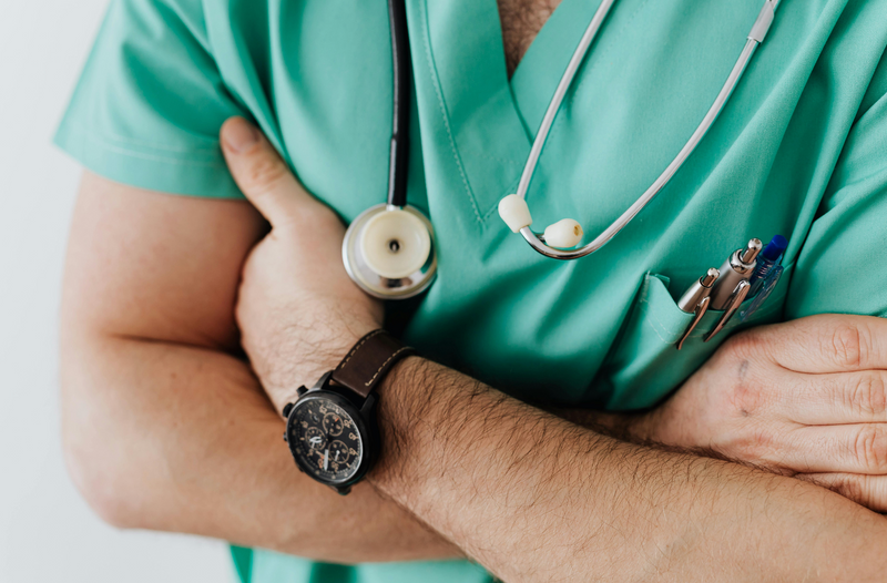 ¿Cansad@ de Manchas? Descubre Uniformes Médicos Resistentes a Todo